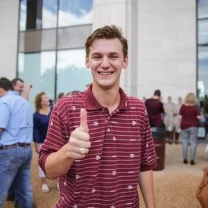 Meet your Posher, Grant